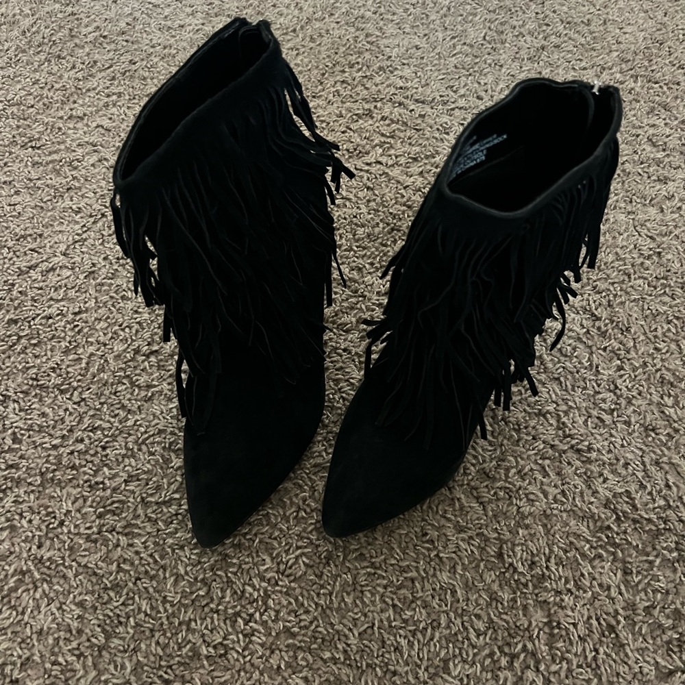 heels - Picture 2 of 5